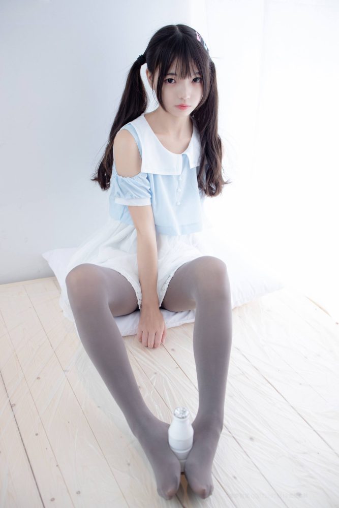 超级甜美的灰丝小姑娘【86P】20005-草榴库