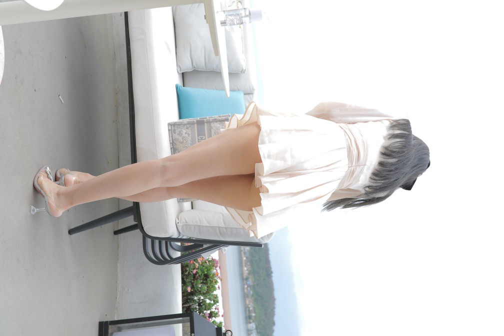 图片[3]-戴黑色蝴蝶结的长发女孩【369P】00027-草榴库